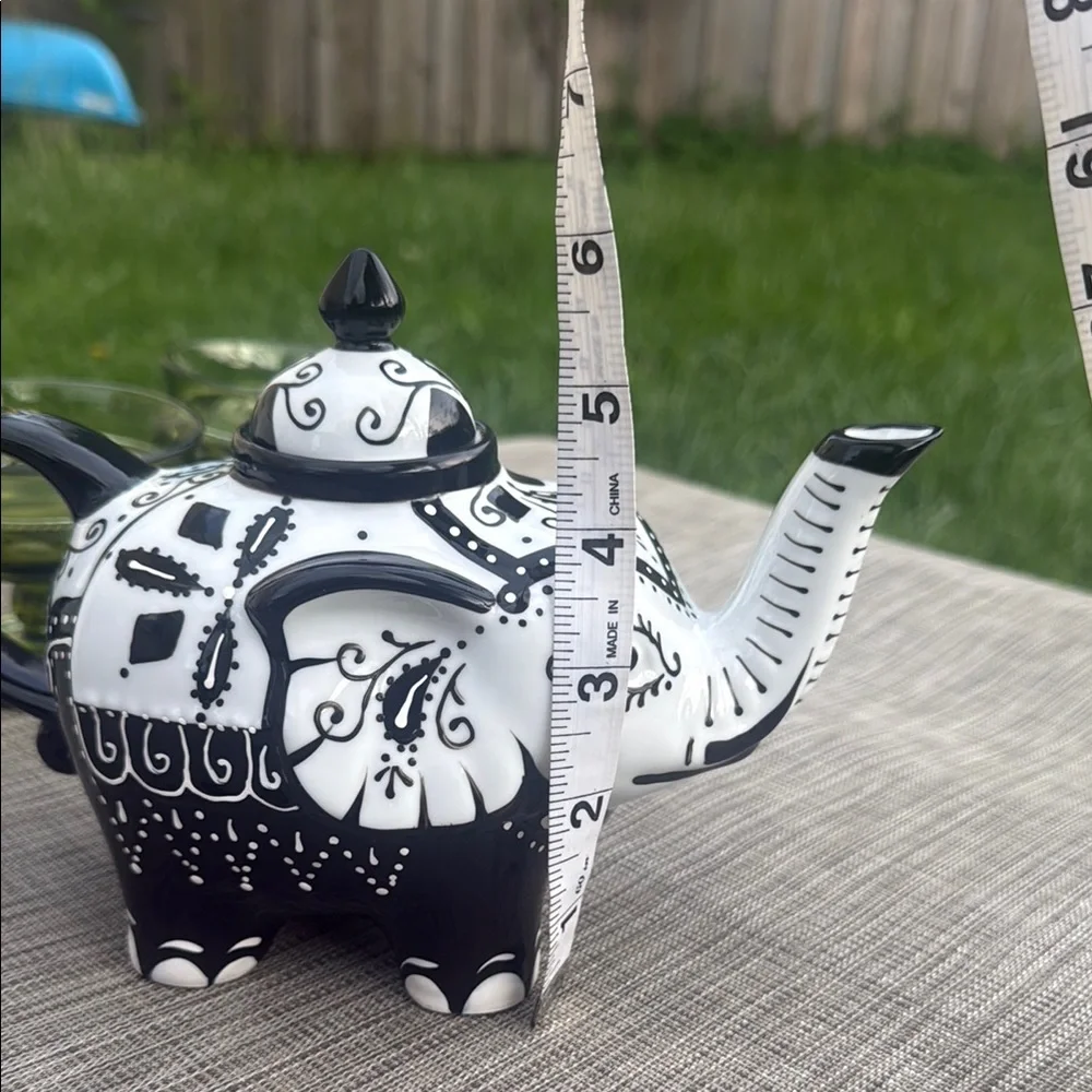 Black and White Elephant Teapot - Picture 7 of 7
